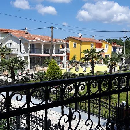 Radmani Apartments Пореч Экстерьер фото