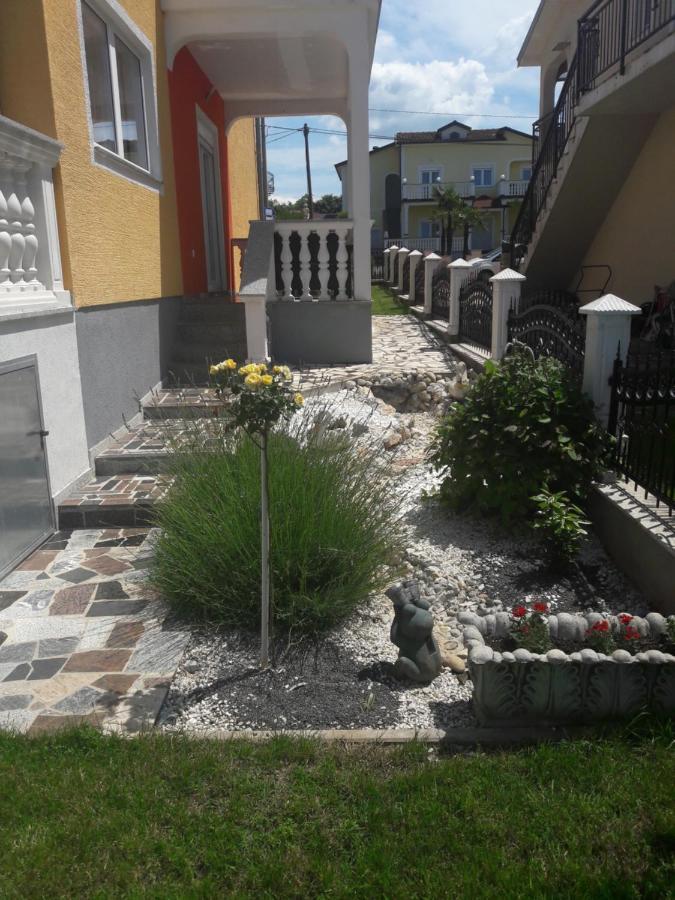 Radmani Apartments Пореч Экстерьер фото